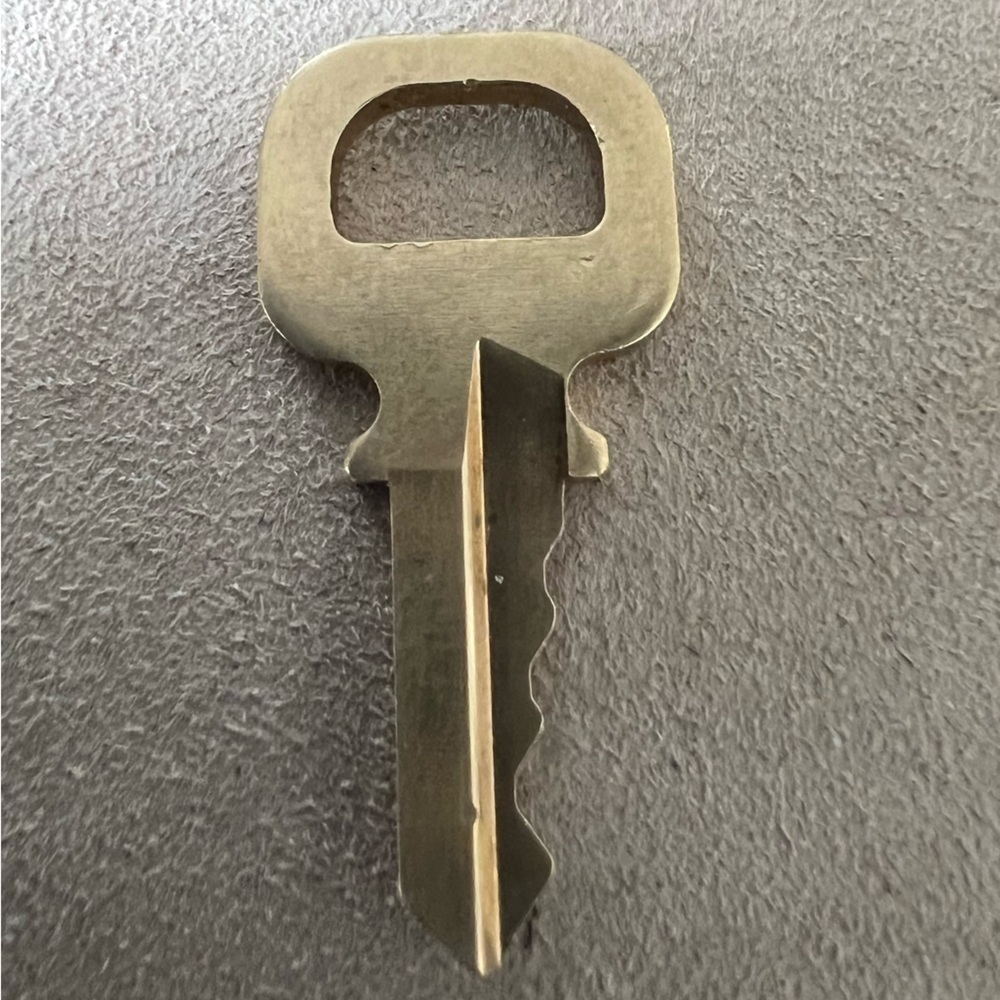 Authentic Louis Vuitton Key #304​​ - Picture 2 of 2